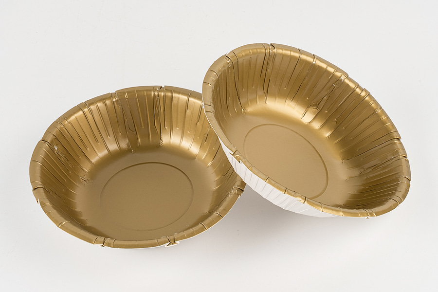 Assiettes en carton estampillées or